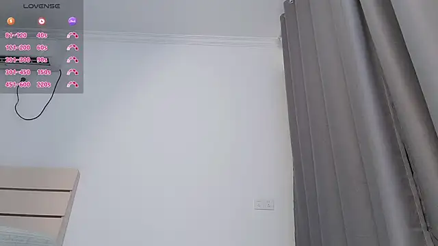 Lucky-xiuxiu online show from December 2025 04:14:02 PM