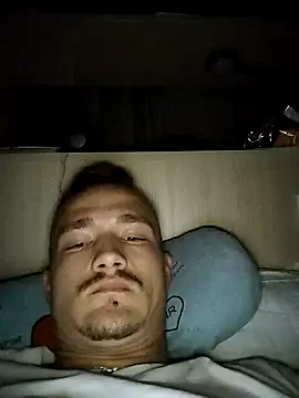 Snapshot of frankthefuck69 chatting on November 2025 09:25:02 PM frankthefuck69 online show from November 2025 09:25:02 PM