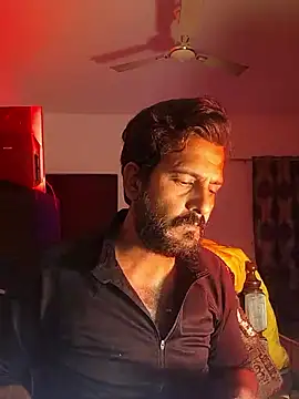 Snapshot of MAGNETICDADDY8 chatting on December 2025 05:19:02 PM MAGNETICDADDY8 online show from December 2025 05:19:02 PM