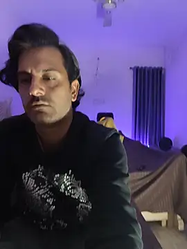 Snapshot of MAGNETICDADDY8 chatting on March 2026 05:18:02 PM MAGNETICDADDY8 online show from March 2026 05:18:02 PM