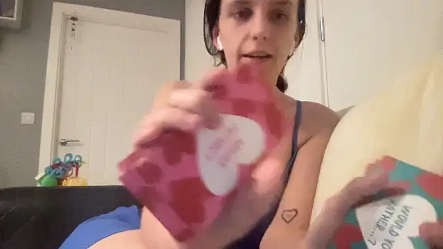 Snapshot of dixie_leigh chatting on January 2025 09:22:01 PM dixie leigh online show from January 2025 09:22:01 PM