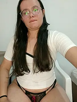 camillebr online show from January 2026 12:27:01 AM