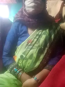 YourHotRandi online show from February 2026 06:23:01 PM