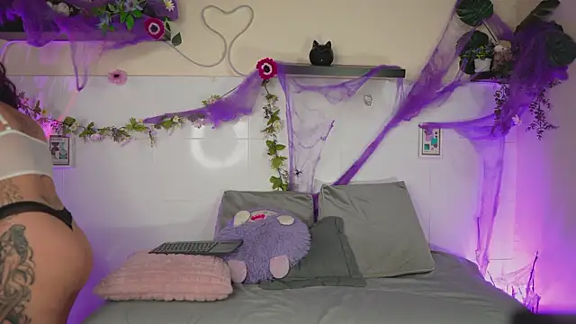 bri cullen online show from October 2025 02:18:01 PM