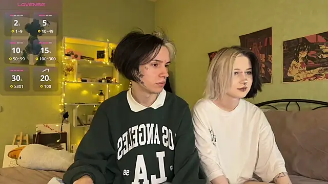 Snapshot of VeryRare_TwinS chatting on October 2025 07:58:02 PM VeryRare TwinS online show from October 2025 07:58:02 PM