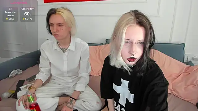 Snapshot of VeryRare_TwinS chatting on May 2026 04:39:02 AM VeryRare TwinS online show from May 2026 04:39:02 AM