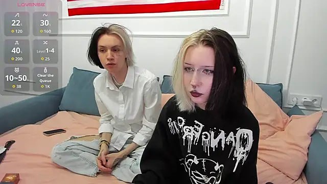 Snapshot of VeryRare_TwinS chatting on May 2026 07:22:02 PM VeryRare TwinS online show from May 2026 07:22:02 PM