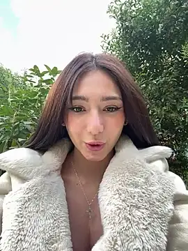 Maddy Jones online show from January 2025 07:52:01 PM