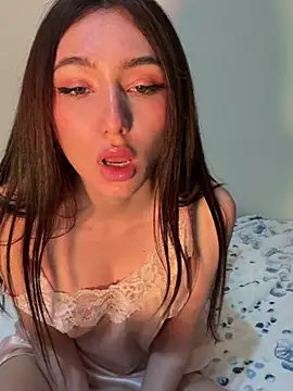 Maddy Jones online show from March 2025 04:42:02 PM