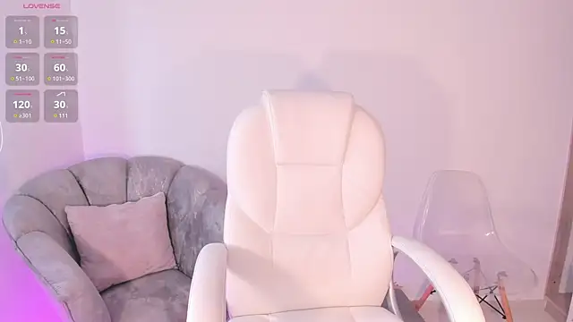 NiiaEvanss online show from January 2025 01:07:01 PM