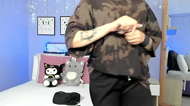 Snapshot of jinxv_nuss chatting on February 2025 11:32:02 AM jinxv nuss online show from February 2025 11:32:02 AM