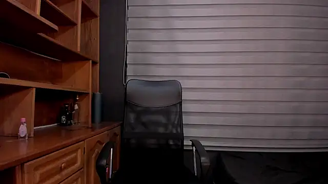 Snapshot of adam_piarse01 chatting on March 2025 09:55:01 AM adam piarse01 online show from March 2025 09:55:01 AM