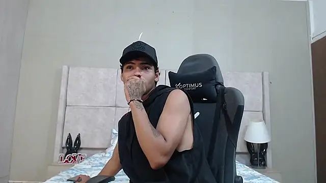 adam piarse01 online show from July 2026 01:49:01 AM