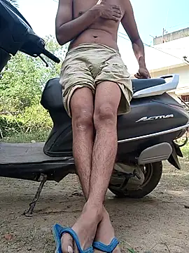 Snapshot of aryan_8051 chatting on October 2025 04:35:02 AM aryan 8051 online show from October 2025 04:35:02 AM