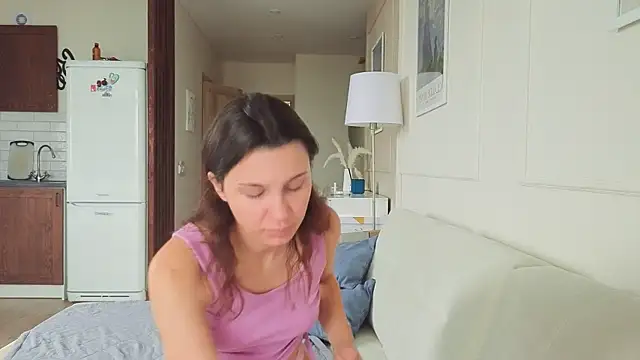 KristineEsme online show from September 2025 04:38:02 AM