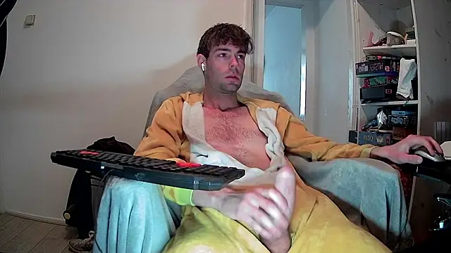 Snapshot of onesieboyx chatting on March 2026 03:50:02 PM onesieboyx online show from March 2026 03:50:02 PM