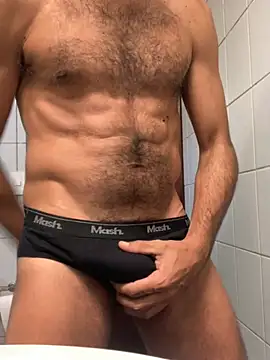 JoaoLenhador online show from February 2025 03:05:02 PM