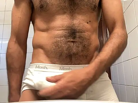 JoaoLenhador online show from February 2025 03:21:01 PM