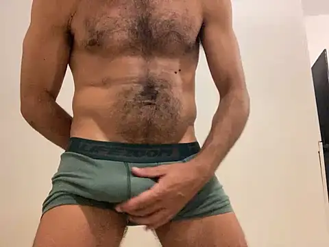 JoaoLenhador online show from February 2025 03:24:01 AM