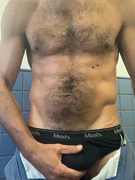 JoaoLenhador online show from March 2025 07:25:01 PM