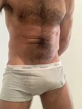 JoaoLenhador online show from March 2025 04:43:02 PM