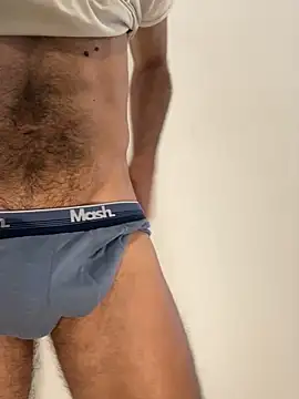 JoaoLenhador online show from September 2025 10:28:01 AM