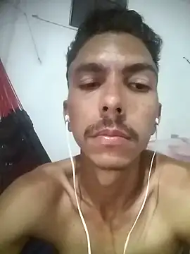 Snapshot of MagrinhoSaradoo chatting on February 2025 07:38:01 PM MagrinhoSaradoo online show from February 2025 07:38:01 PM