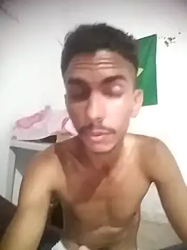 Snapshot of MagrinhoSaradoo chatting on February 2025 11:25:02 PM MagrinhoSaradoo online show from February 2025 11:25:02 PM