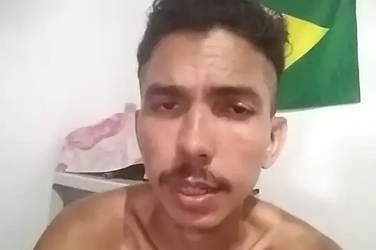 Snapshot of MagrinhoSaradoo chatting on February 2025 02:31:01 AM MagrinhoSaradoo online show from February 2025 02:31:01 AM