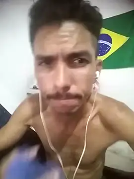 Snapshot of MagrinhoSaradoo chatting on February 2025 01:19:02 PM MagrinhoSaradoo online show from February 2025 01:19:02 PM