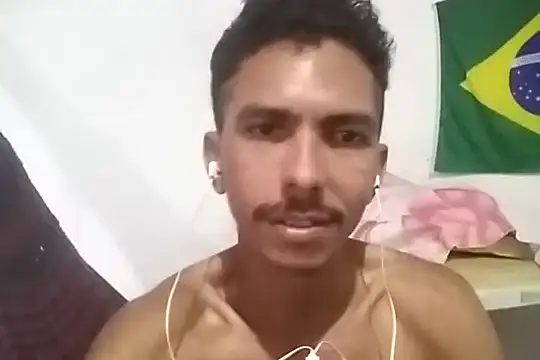 Snapshot of MagrinhoSaradoo chatting on February 2025 08:25:02 PM MagrinhoSaradoo online show from February 2025 08:25:02 PM