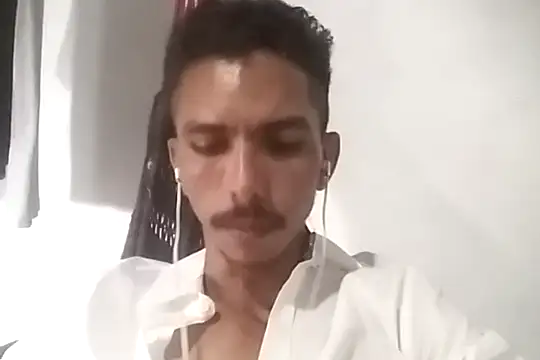 Snapshot of MagrinhoSaradoo chatting on February 2025 08:29:02 AM MagrinhoSaradoo online show from February 2025 08:29:02 AM