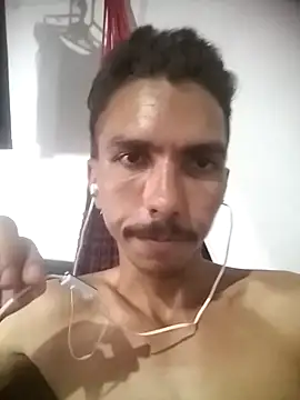 Snapshot of MagrinhoSaradoo chatting on February 2025 03:13:02 AM MagrinhoSaradoo online show from February 2025 03:13:02 AM