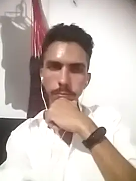 Snapshot of MagrinhoSaradoo chatting on February 2025 06:17:02 AM MagrinhoSaradoo online show from February 2025 06:17:02 AM