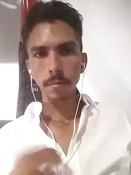 Snapshot of MagrinhoSaradoo chatting on February 2025 03:18:02 PM MagrinhoSaradoo online show from February 2025 03:18:02 PM