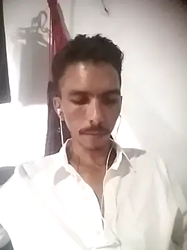 Snapshot of MagrinhoSaradoo chatting on February 2025 09:48:01 PM MagrinhoSaradoo online show from February 2025 09:48:01 PM