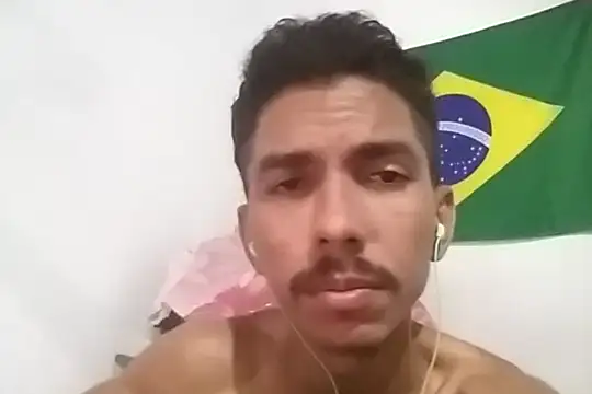 Snapshot of MagrinhoSaradoo chatting on February 2025 05:58:01 PM MagrinhoSaradoo online show from February 2025 05:58:01 PM