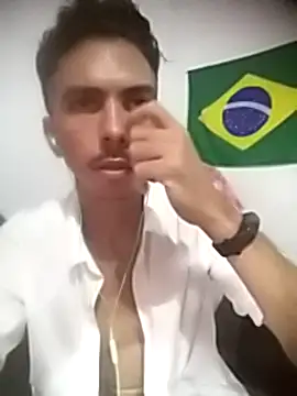 Snapshot of MagrinhoSaradoo chatting on March 2025 02:36:01 AM MagrinhoSaradoo online show from March 2025 02:36:01 AM