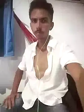 Snapshot of MagrinhoSaradoo chatting on March 2025 07:07:02 PM MagrinhoSaradoo online show from March 2025 07:07:02 PM