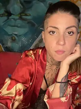 Snapshot of Izy_cute_ chatting on January 2025 04:52:01 AM Izy cute online show from January 2025 04:52:01 AM