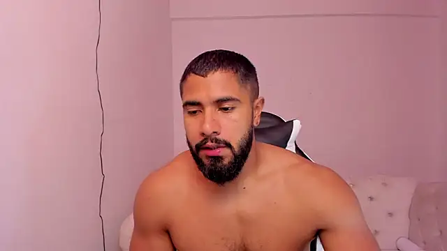 Santiago huntt online show from February 2025 12:33:02 PM