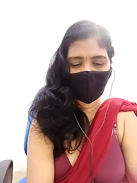 Lucky-Deepthi online show from November 2025 09:03:01 PM
