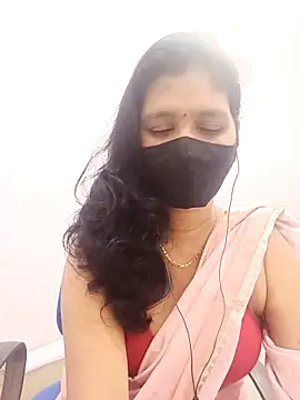 Lucky-Deepthi online show from December 2025 09:56:02 PM