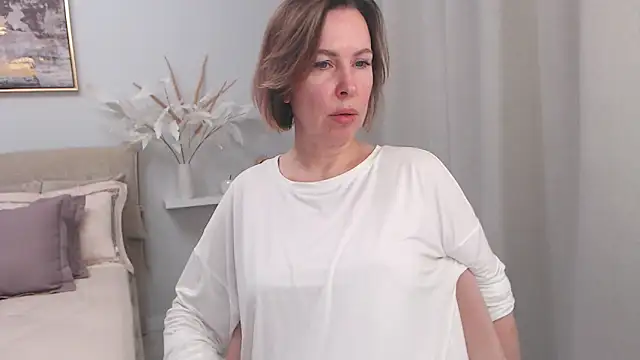 Snapshot of AnnyUBright chatting on March 2026 01:55:01 PM AnnyUBright online show from March 2026 01:55:01 PM