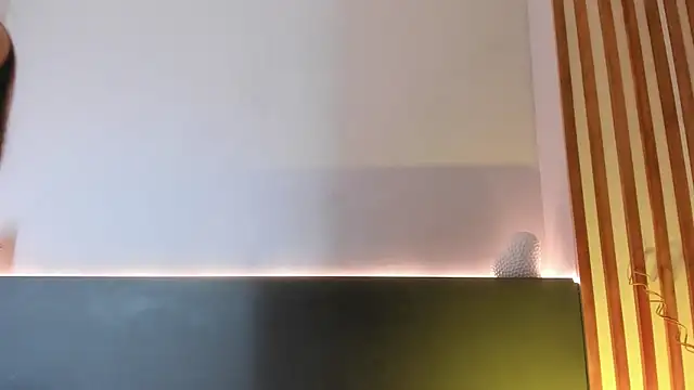 sara  jones gh online show from March 2025 08:15:02 PM