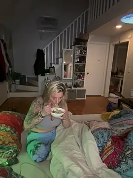 Snapshot of kittiekatieyogi chatting on February 2025 03:24:02 AM kittiekatieyogi online show from February 2025 03:24:02 AM