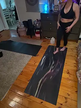 Snapshot of kittiekatieyogi chatting on February 2025 09:52:02 PM kittiekatieyogi online show from February 2025 09:52:02 PM