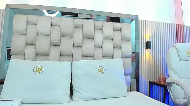 Snapshot of ashlyn_parker chatting on February 2025 07:53:02 PM ashlyn parker online show from February 2025 07:53:02 PM