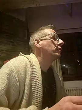 Snapshot of dimitrimarek chatting on February 2025 01:03:02 AM dimitrimarek online show from February 2025 01:03:02 AM