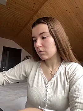 mewKate online show from March 2025 09:52:02 AM